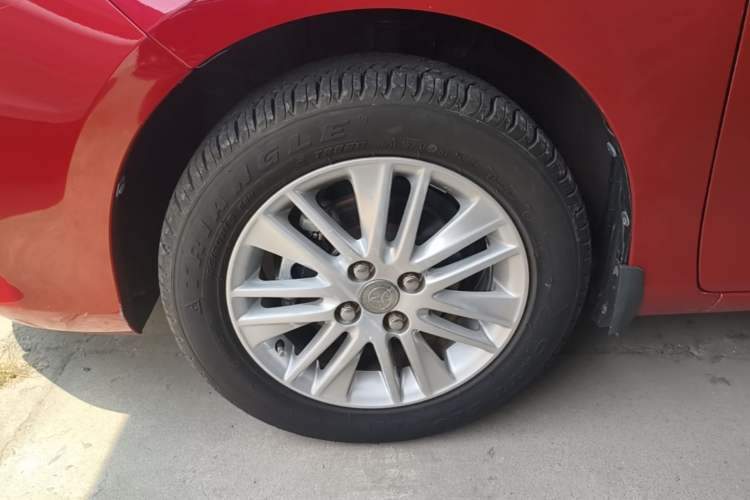 Used Toyota Vios 2014 1.3L Automatic Standard Edition Left Front Wheel Hub