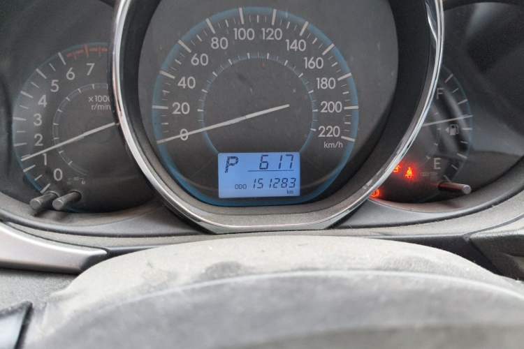Used Toyota Vios 2014 1.5L Automatic ZhiShang Edition Odometer Close Up