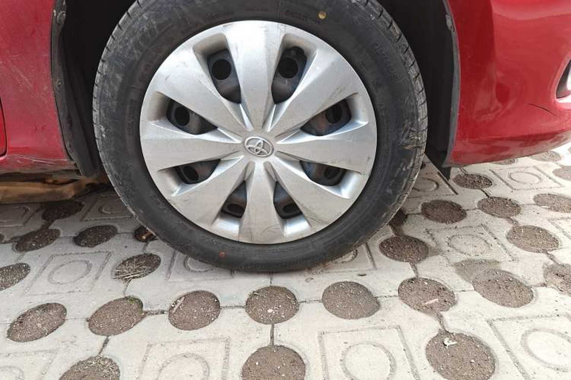 Used Toyota Vios 2014 1.5L Manual ZhiZhen Edition Right Front Wheel Hub