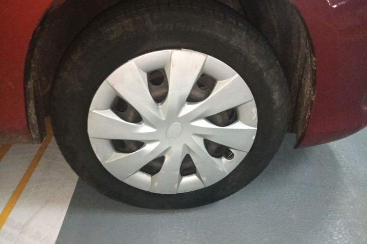 Used Toyota Vios 2014 1.3L Automatic Standard Edition Right Front Wheel Hub