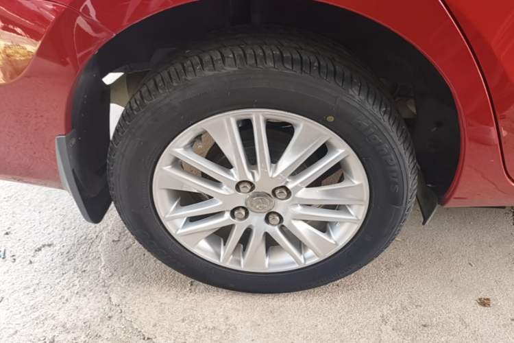 Used Toyota Vios 2014 1.3L Automatic Standard Edition Right Rear Wheel Hub
