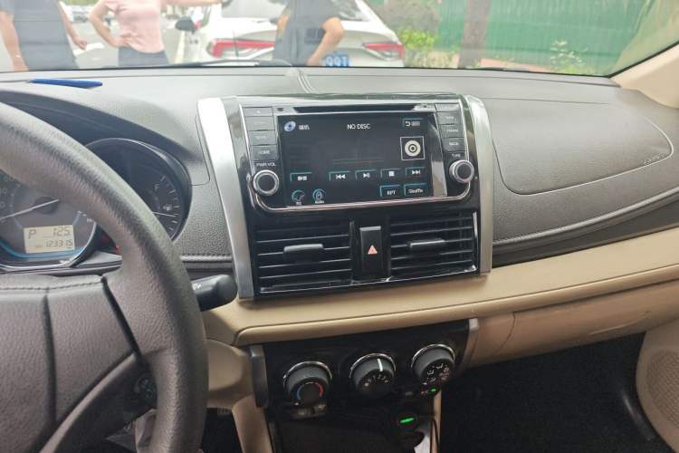 Used Toyota Vios 2014 1.5L Automatic ZhiZhen Edition Audio And AC Panel