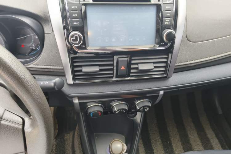 Used Toyota Vios 2014 1.3L Automatic Standard Edition Audio And AC Panel