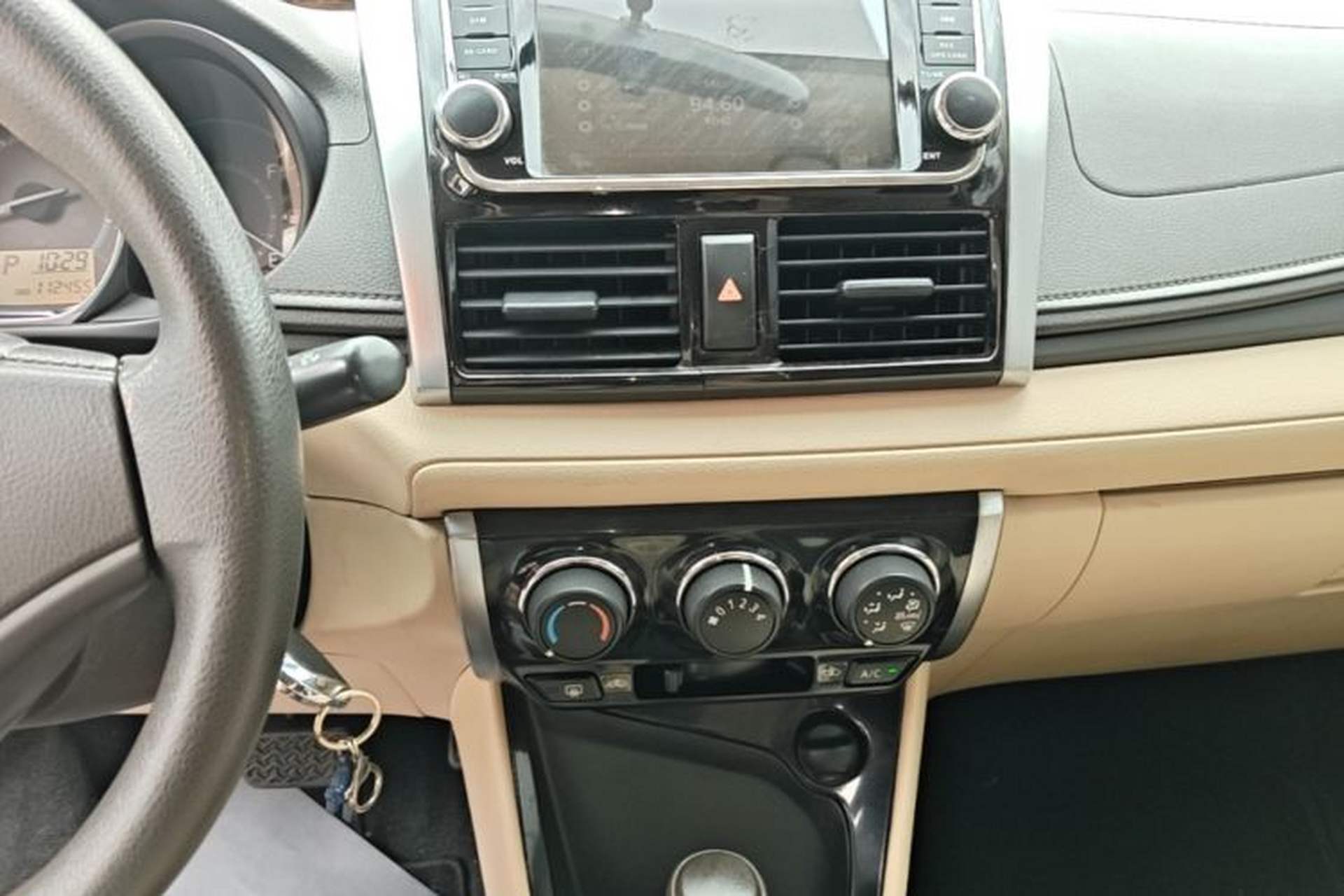 Used Toyota Vios 2014 1.5L Automatic ZhiZhen Edition Audio And AC Panel