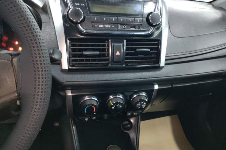 Used Toyota Vios 2014 1.3L Automatic Standard Edition Audio And AC Panel