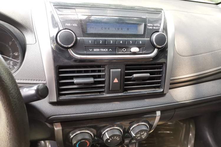 Used Toyota Vios 2014 1.5L Manual ZhiZhen Edition Audio And AC Panel