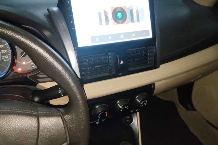 Used Toyota Vios 2014 1.5L Automatic ZhiZhen Edition Audio And AC Panel