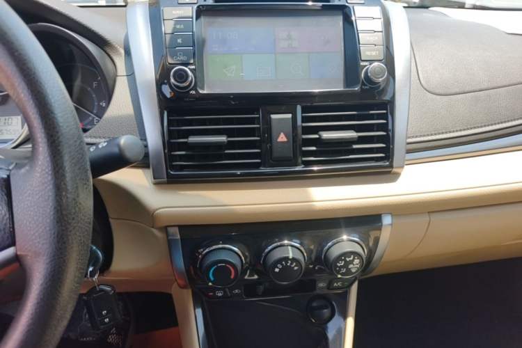 Used Toyota Vios 2014 1.3L Automatic ZhiShang Edition Audio And AC Panel