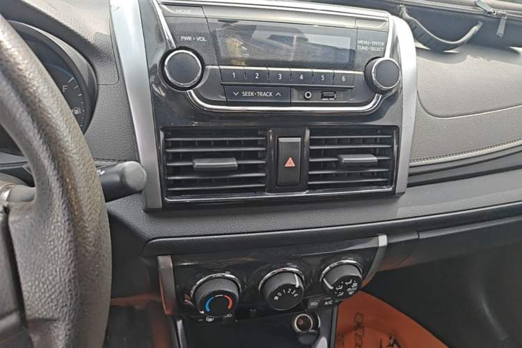Used Toyota Vios 2014 1.5L Automatic ZhiZhen Edition Audio And AC Panel