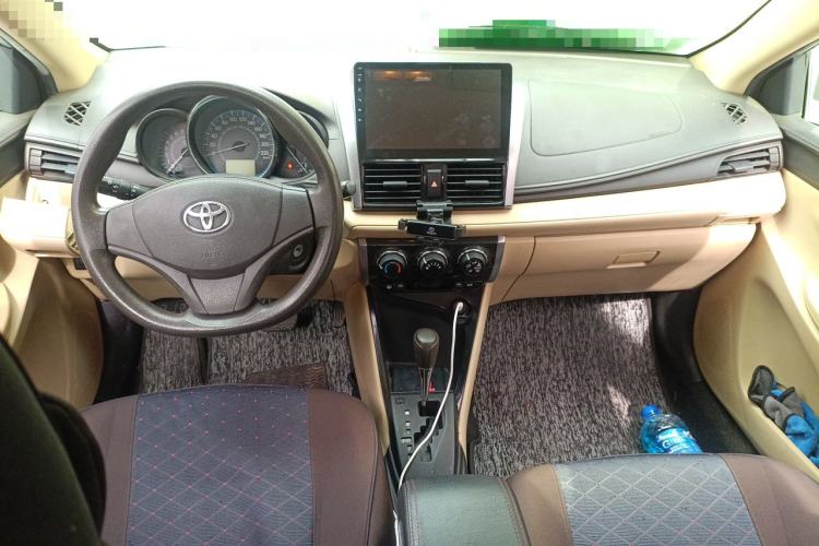 Used Toyota Vios 2014 1.3L Automatic Standard Edition Center Console
