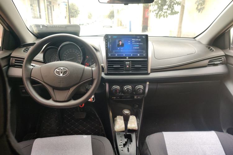 Used Toyota Vios 2014 1.3L Automatic Standard Edition Center Console