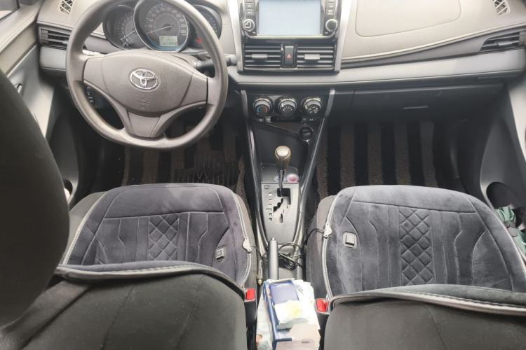 Used Toyota Vios 2014 1.3L Automatic Standard Edition Center Console
