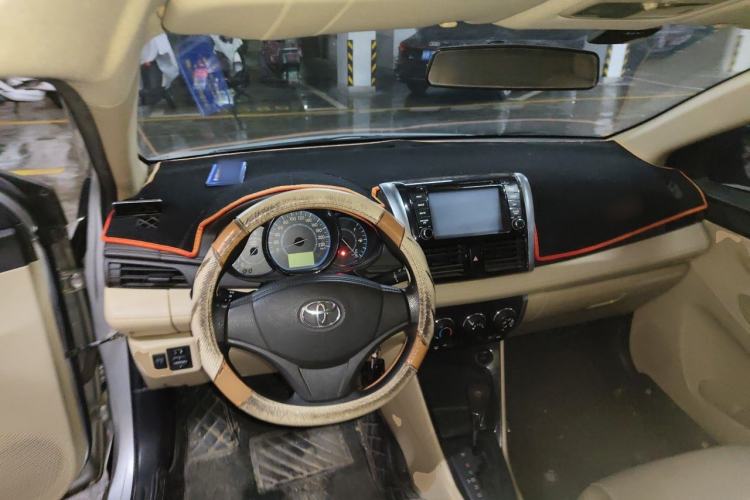 Used Toyota Vios 2014 1.5L Automatic ZhiZhen Edition Center Console