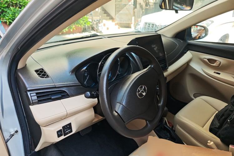 Used Toyota Vios 2014 1.5L Automatic ZhiZhen Edition Center Console