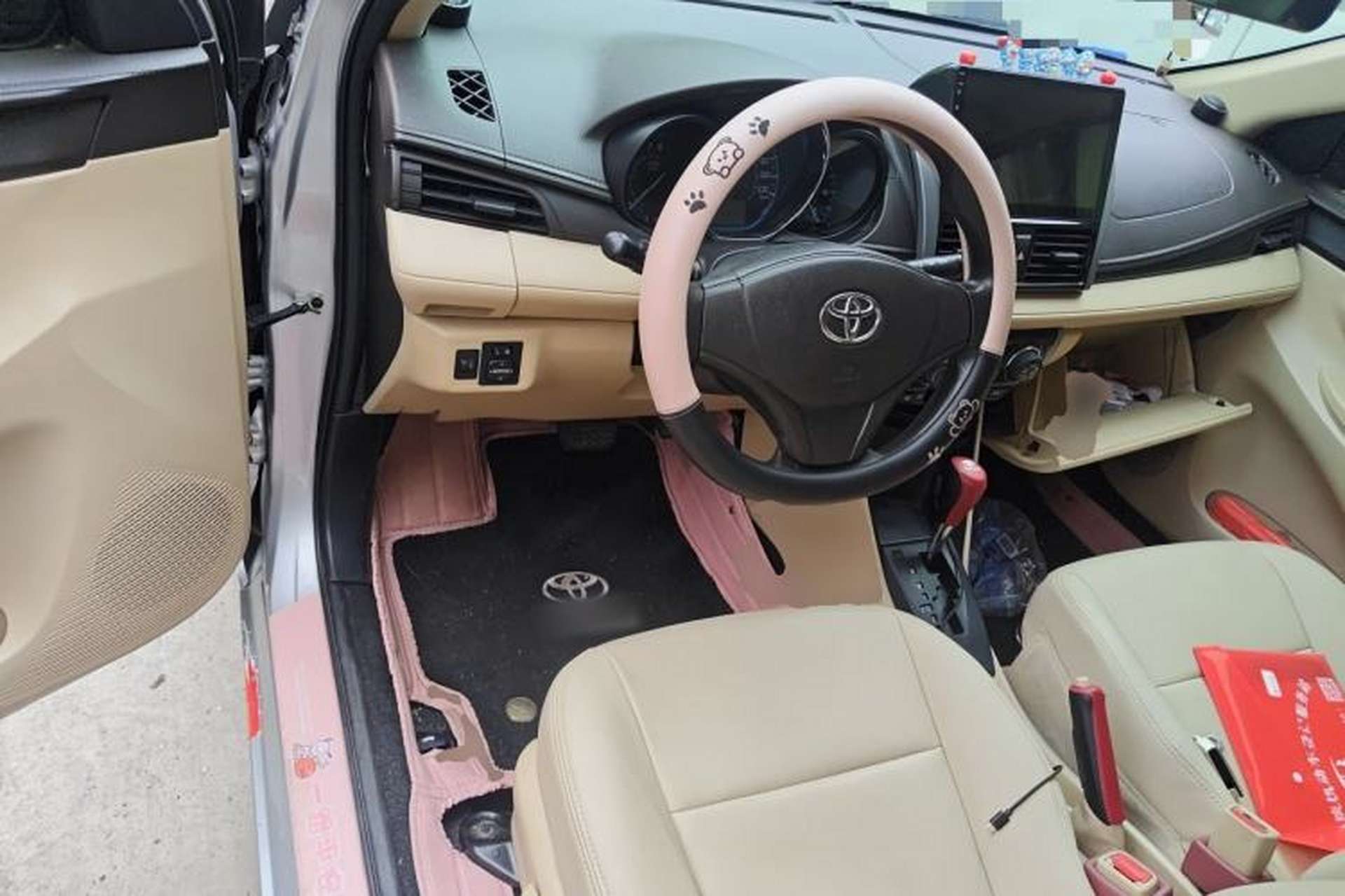 Used Toyota Vios 2014 1.3L Automatic Standard Edition Center Console