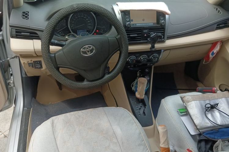 Used Toyota Vios 2014 1.3L Automatic Standard Edition Center Console