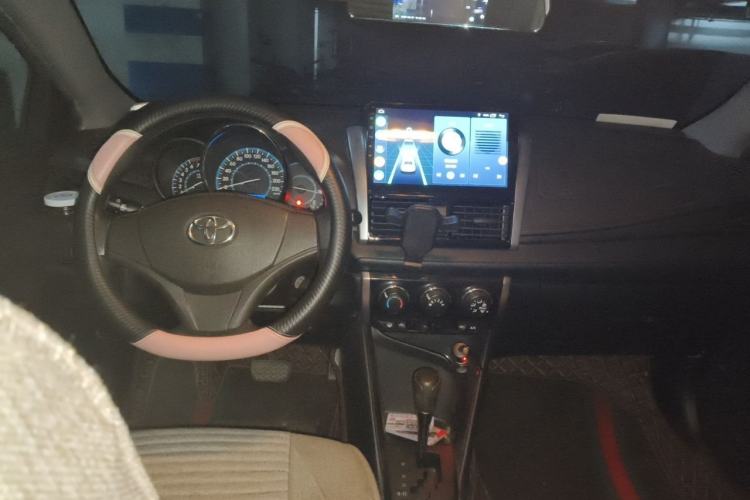 Used Toyota Vios 2014 1.3L Automatic Standard Edition Center Console