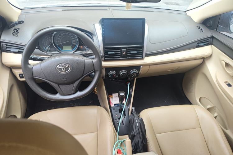 Used Toyota Vios 2014 1.5L Automatic ZhiZhen Edition Center Console