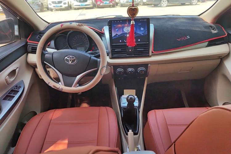 Used Toyota Vios 2014 1.5L Manual ZhiShang Edition Center Console