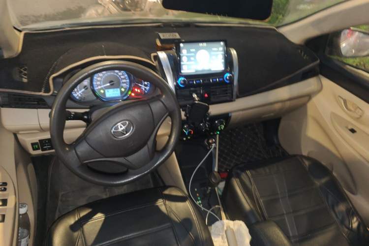 Used Toyota Vios 2014 1.5L Automatic ZhiZhen Edition Center Console