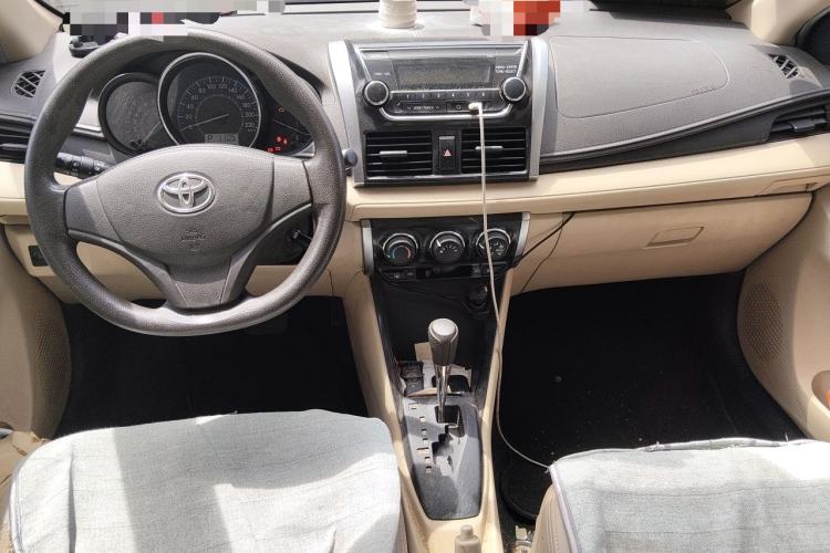 Used Toyota Vios 2014 1.3L Automatic Standard Edition Center Console