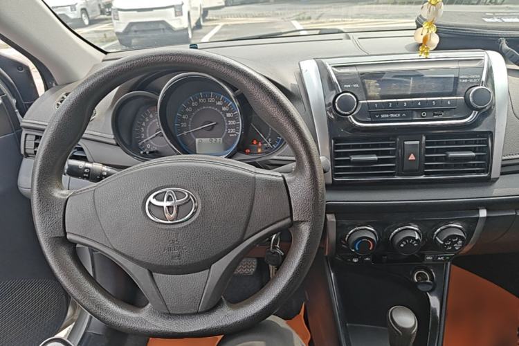 Used Toyota Vios 2014 1.5L Automatic ZhiZhen Edition Center Console