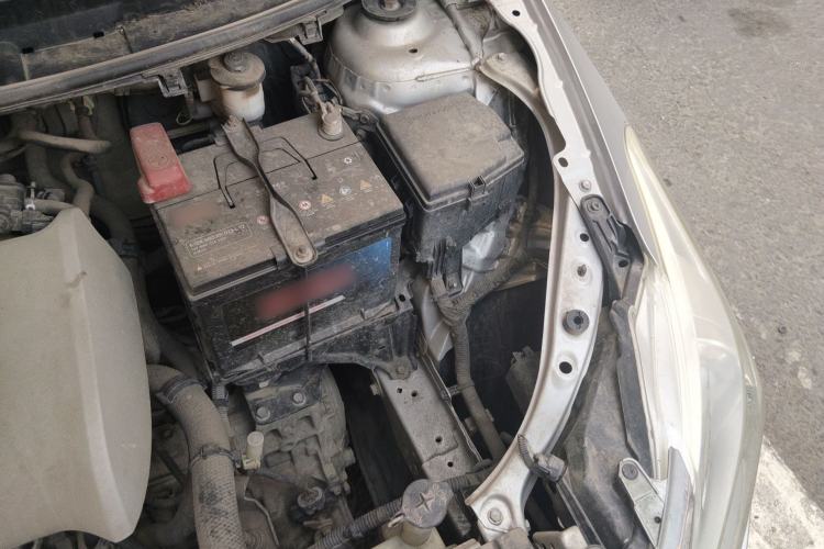Used Toyota Vios 2014 1.3L Automatic ZhiShang Edition Engine Bay Left