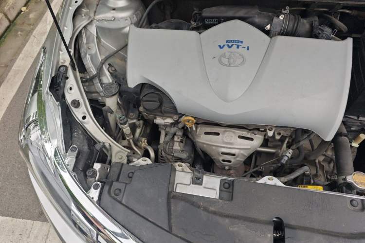 Used Toyota Vios 2014 1.5L Automatic ZhiZhen Edition Engine Bay Right
