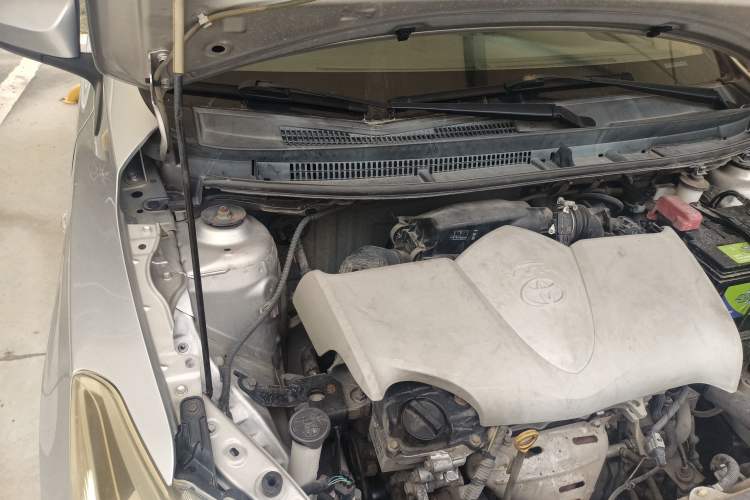 Used Toyota Vios 2014 1.5L Automatic ZhiZhen Edition Engine Bay Right
