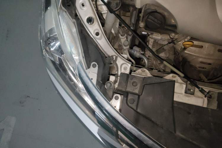 Used Toyota Vios 2014 1.5L Automatic ZhiZhen Edition Engine Bay Right