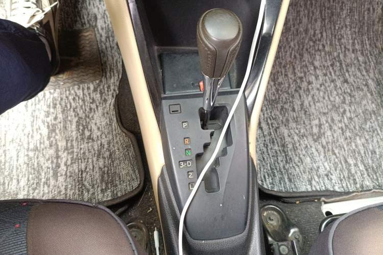 Used Toyota Vios 2014 1.3L Automatic Standard Edition Gear Lever