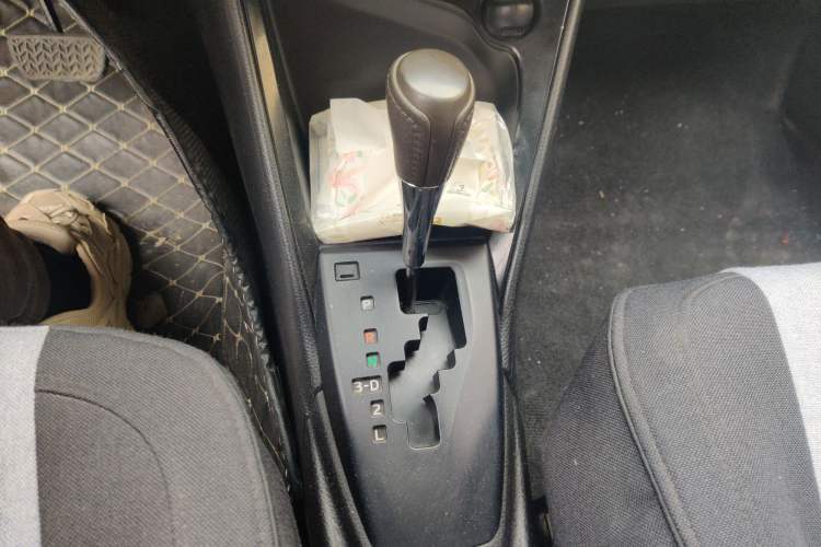 Used Toyota Vios 2014 1.3L Automatic Standard Edition Gear Lever
