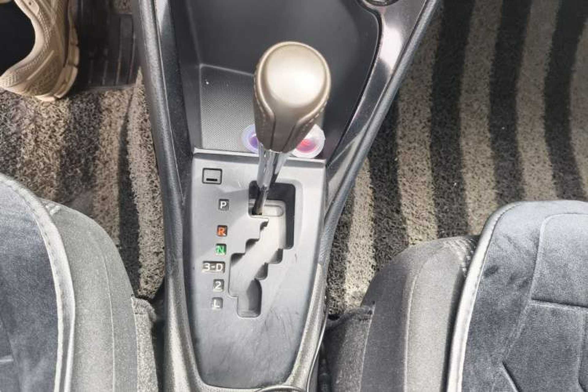 Used Toyota Vios 2014 1.3L Automatic Standard Edition Gear Lever