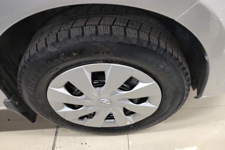 Used Toyota Vios 2014 1.3L Automatic Standard Edition Left Front Wheel Hub