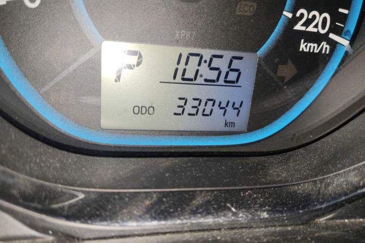 Used Toyota Vios 2014 1.5L Automatic ZhiZhen Edition Odometer Close Up