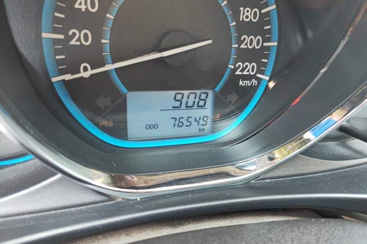 Used Toyota Vios 2014 1.5L Manual ZhiShang Edition Odometer Close Up
