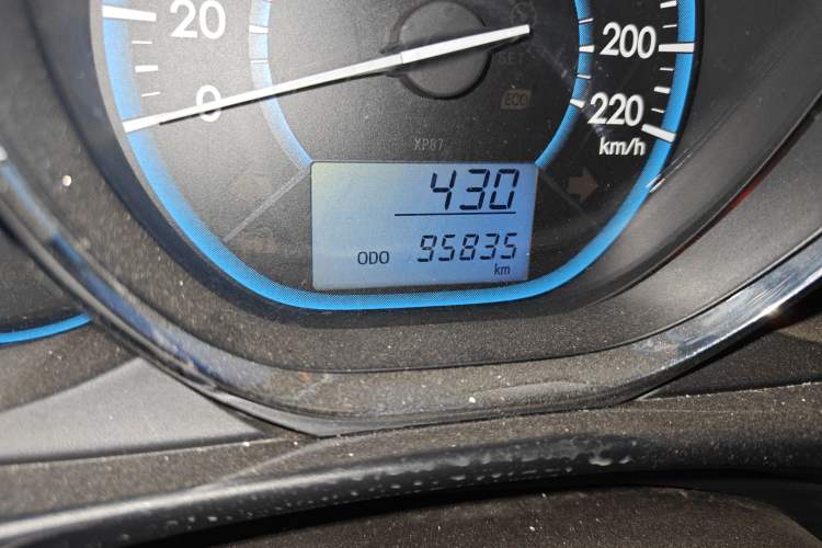 Used Toyota Vios 2014 1.3L Manual Xiang Edition Odometer Close Up