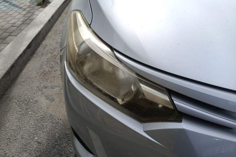 Used Toyota Vios 2014 1.3L Automatic Standard Edition Right Front Headlight
