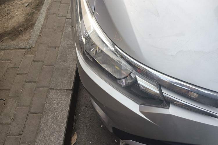 Used Toyota Vios 2014 1.3L Automatic ZhiShang Edition Right Front Headlight