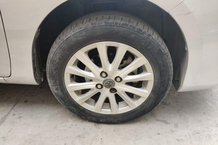Used Toyota Vios 2014 1.3L Automatic Standard Edition Right Front Wheel Hub
