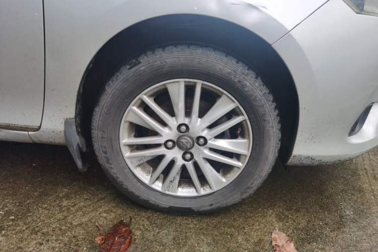 Used Toyota Vios 2014 1.5L Manual ZhiZhen Edition Right Front Wheel Hub