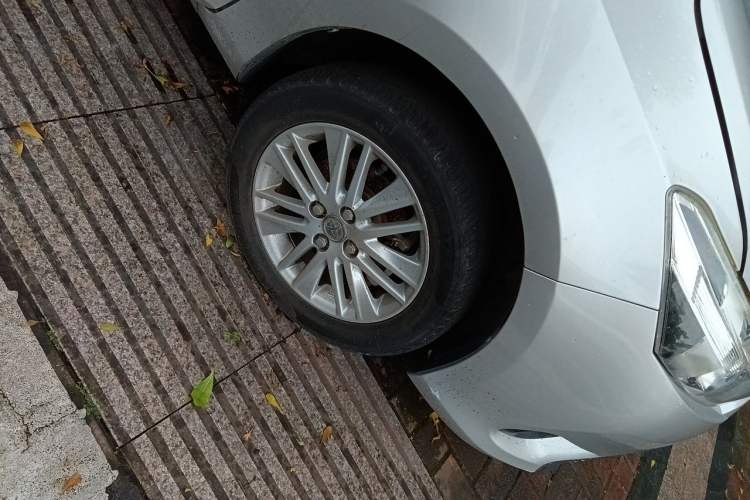 Used Toyota Vios 2014 1.5L Automatic ZhiZhen Edition Right Front Wheel Hub