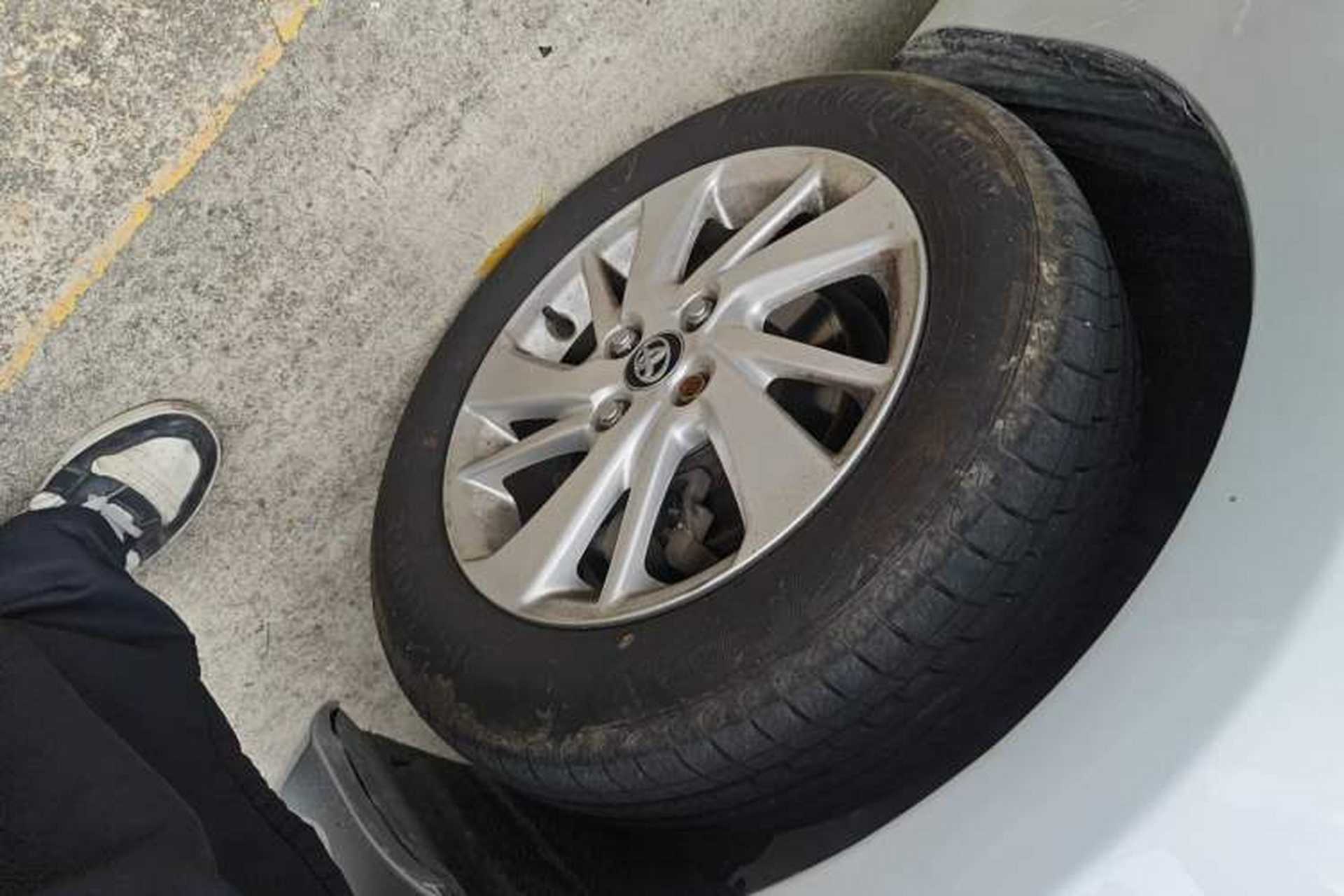 Used Toyota Vios 2014 1.3L Automatic Standard Edition Right Front Wheel Hub