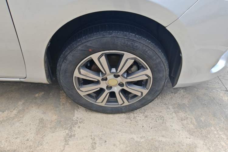 Used Toyota Vios 2014 1.5L Manual ZhiZhen Edition Right Front Wheel Hub