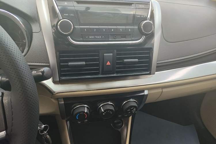 Used Toyota Vios 2014 1.3L Manual Value Edition Audio And AC Panel