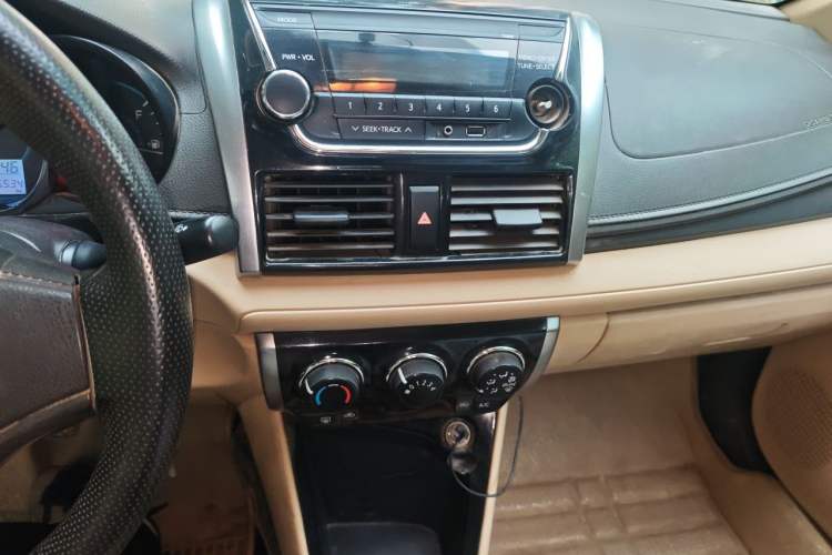 Used Toyota Vios 2014 1.3L Manual Value Edition Audio And AC Panel
