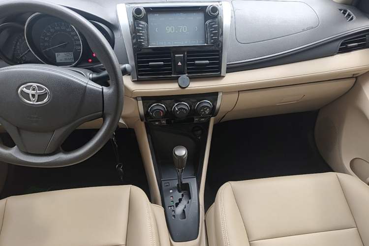 Used Toyota Vios 2014 1.5L Automatic ZhiZhen Edition Audio And AC Panel