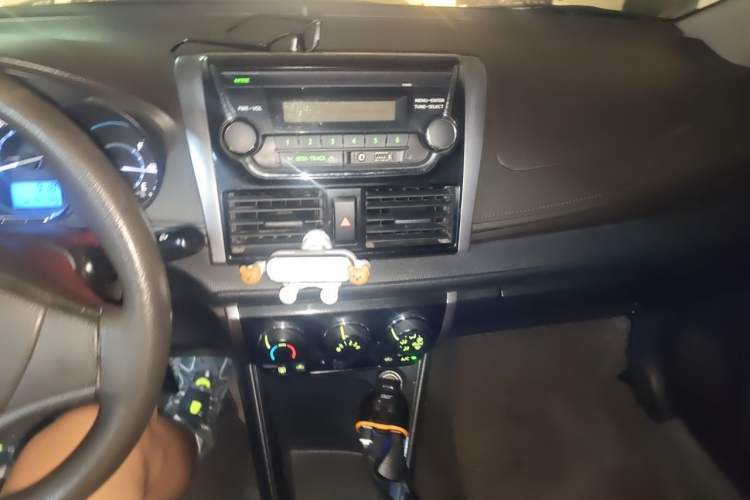 Used Toyota Vios 2014 1.5L Manual ZhiZhen Edition Audio And AC Panel