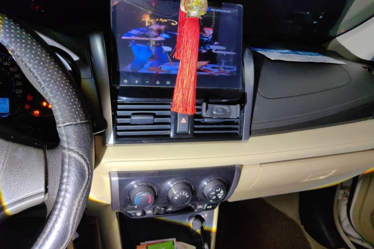 Used Toyota Vios 2014 1.5L Manual ZhiZhen Edition Audio And AC Panel