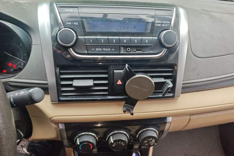 Used Toyota Vios 2014 1.5L Automatic ZhiZhen Edition Audio And AC Panel